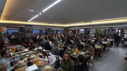 Başkan Özel, muhtarlarla iftarda bir araya geldi