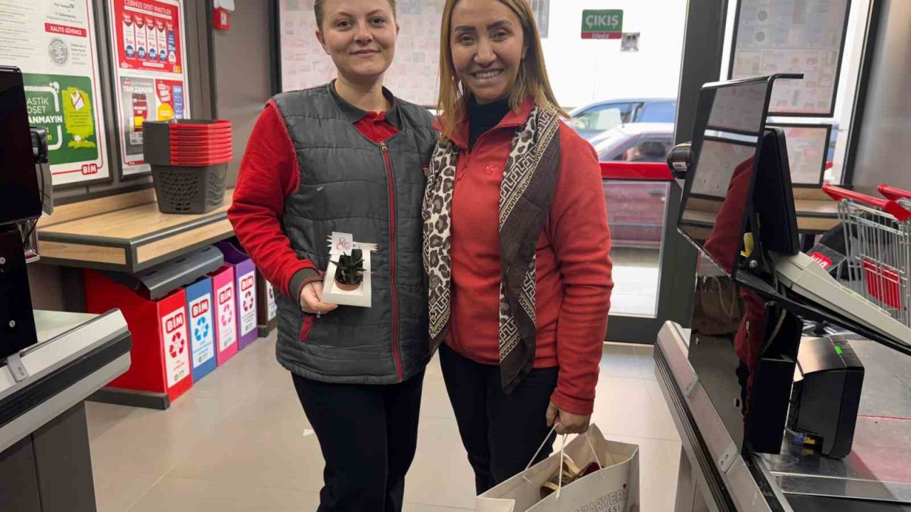 Başkan Tekin, ilçedeki kadın çalışanları ziyaret etti