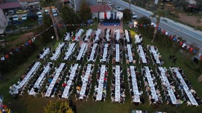 Başkan Tugay Güzelbahçelilerle iftarda buluştu  “Zorlukları birlikte aşarız”