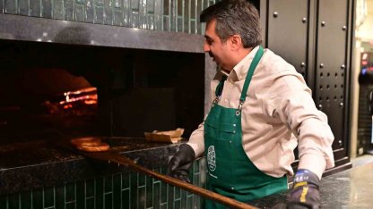 Başkan Yılmaz önce pişirdi sonra ikram etti