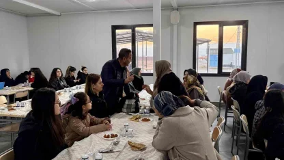 Başkanı Ulutaş, iftarda vatandaşlarla bir araya geldi