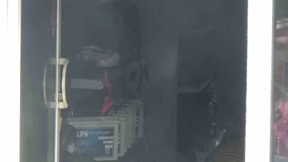 Batarya dükkanında yangın çıktı, bina tahliye edildi