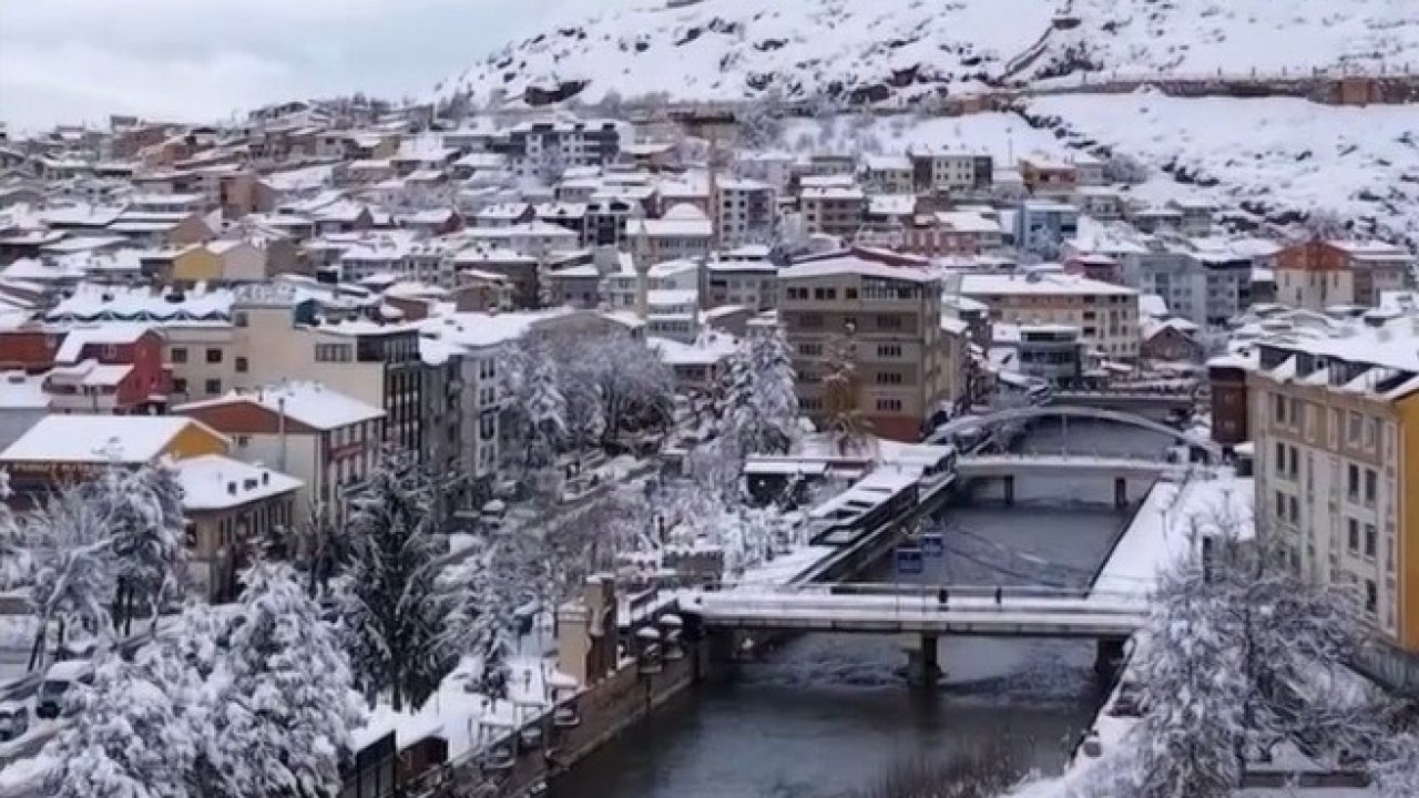 Bayburt kar yağışıyla beyaza büründü