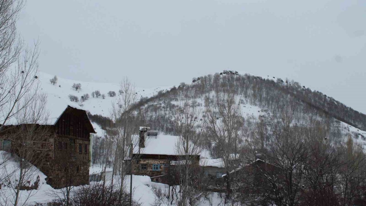 Bayburt’ta karla karışık yağmur, yüksek kesimlerde kar bekleniyor