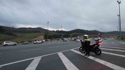 Bayram dönüşü Bursa otoyolunda yoğunluk: İstanbul istikametinde trafik yavaşladı