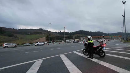 Bayram dönüşü Bursa otoyolunda yoğunluk: İstanbul istikametinde trafik yavaşladı