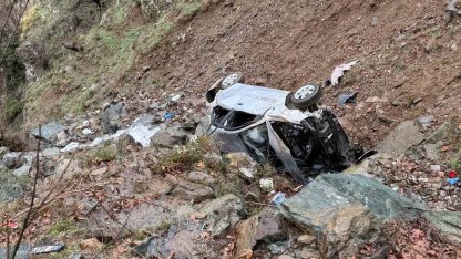 Bayram namazı yolunda kaza: Araç dereye uçtu, 1 kişi hayatını kaybetti