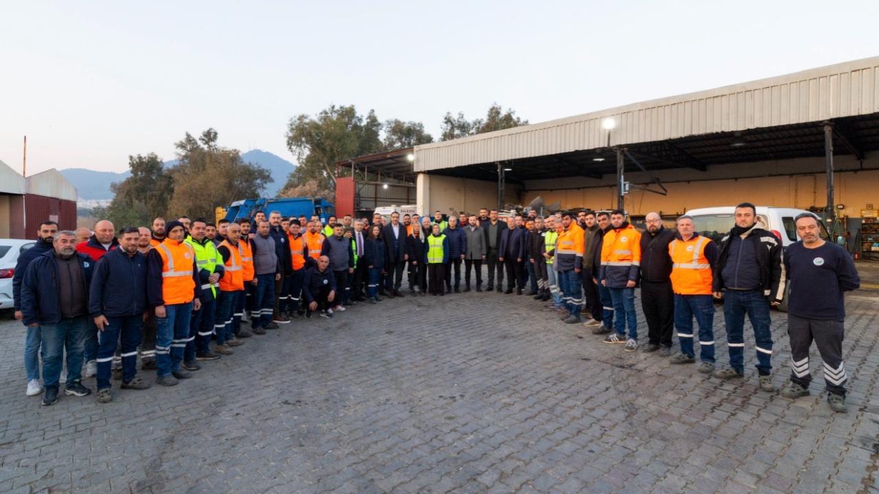 Bayram Öncesi Balçova’da Dayanışma Tablosu: Başkan Yiğit Emekçilerle Buluştu