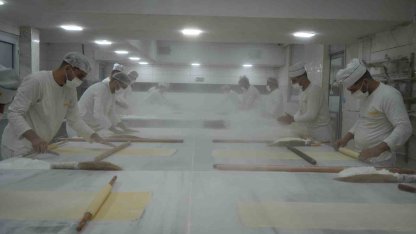 Bayram öncesi Gaziantep’te baklava mesaisi