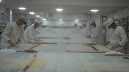Bayram öncesi Gaziantep’te baklava mesaisi