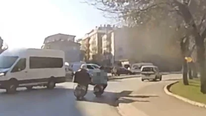 Benzini biten motosikleti iterken dengesini kaybeden motosiklet sürücüsü kaza yaptı