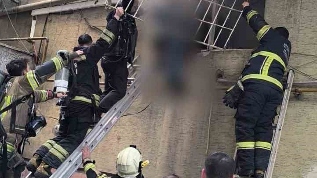 Berber dükkanında çıkan yangında mahsur kalan çırak kurtarıldı