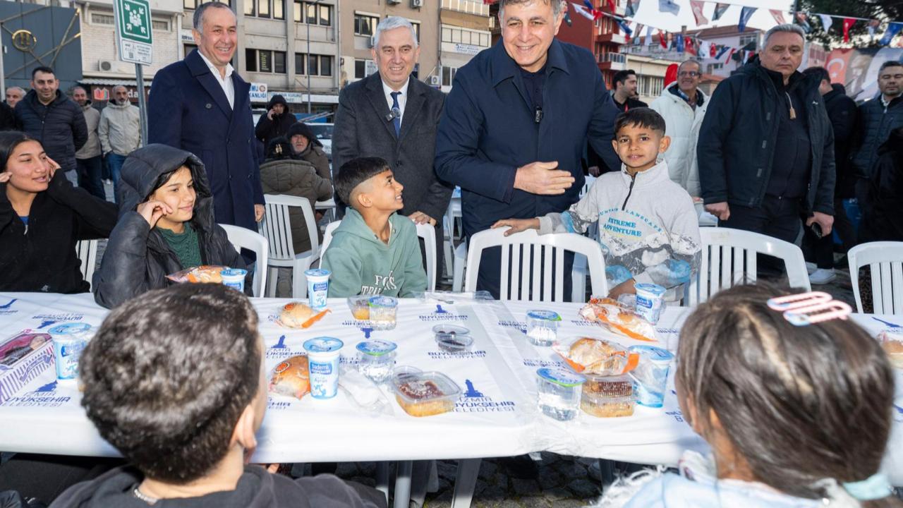 Bergama’nın iftar sofrası Tıp Bayramı'nda doktor başkanları buluşturdu