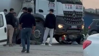 Beton mikseriyle çarpışan motosikletin sürücüsü yaralandı