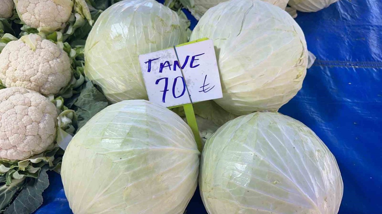 Beyaz lahanada ne çiftçi kazandı ne de tüketici ucuza yedi