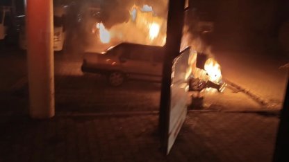 Bingöl’de park halindeki araç alevlere teslim oldu