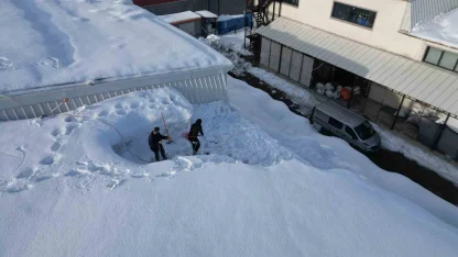 Bitlis’te tekstilciler kar yüzünden güneş panellerini kullanamıyor