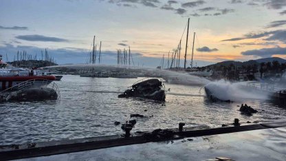 Bodrum’da 7 motoryat yanarak battı