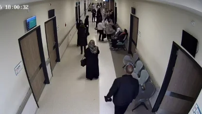 Boğazına şeker kaçan 3 yaşındaki çocuk, Heimlich manevrasıyla kurtarıldı