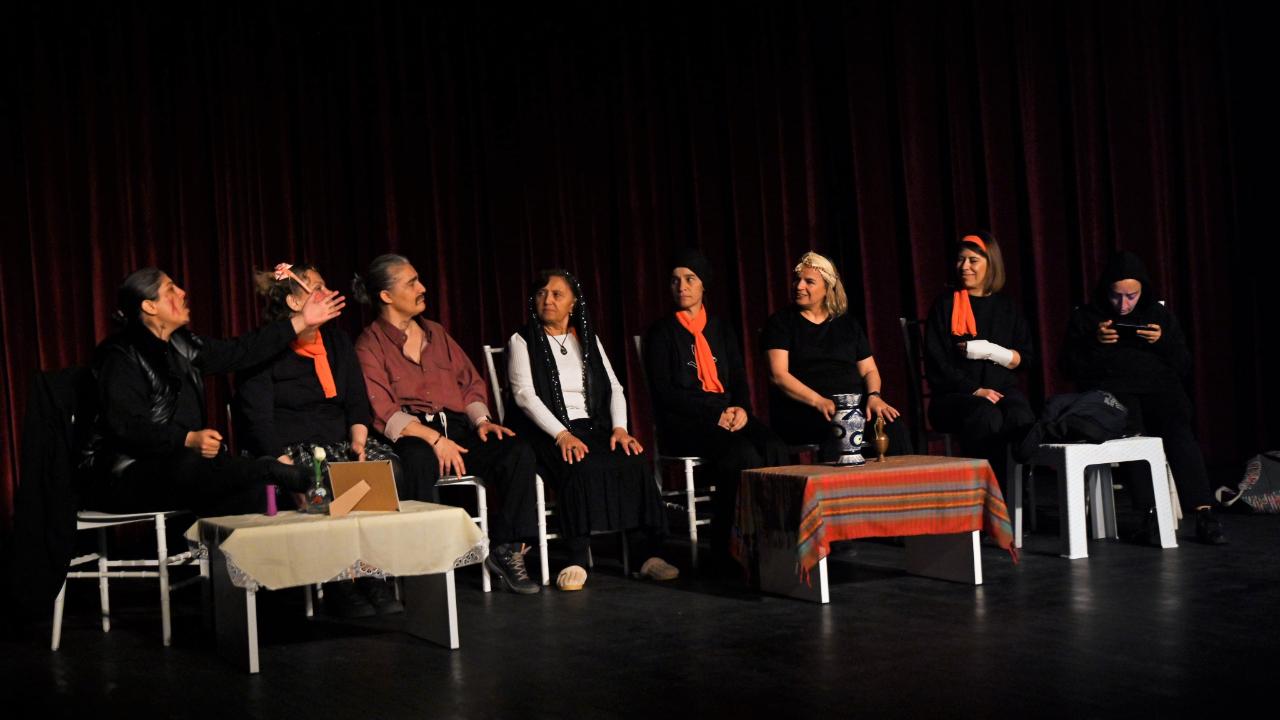 Bornova’da 8 Mart Haftası kadınların hikâyeleriyle sahneye taştı