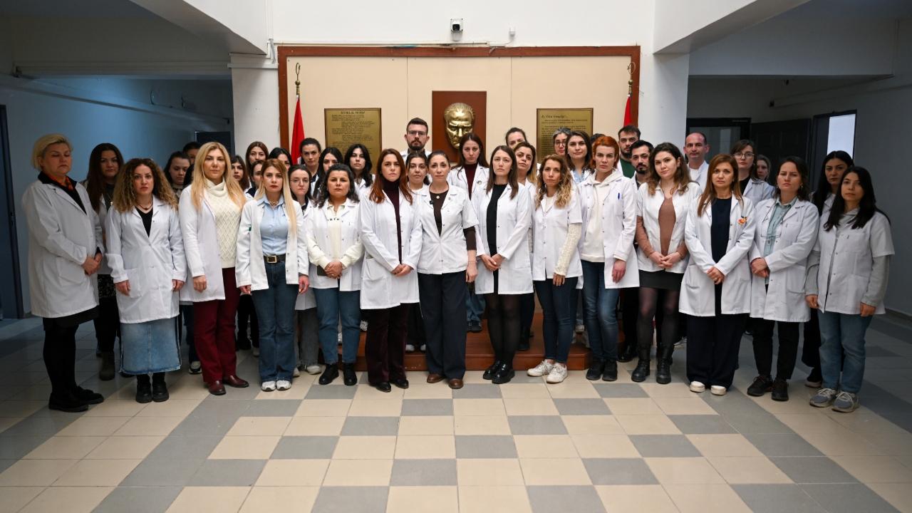 Bornova’da BELGEM Öğretmenlerinden Şiddete İsyan: “Bir öğretmeni daha kaybetmeyeceğiz!”