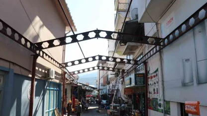 Bozdoğan’da Simit Pazarı Sokağı geçici olarak araç trafiğine kapatıldı