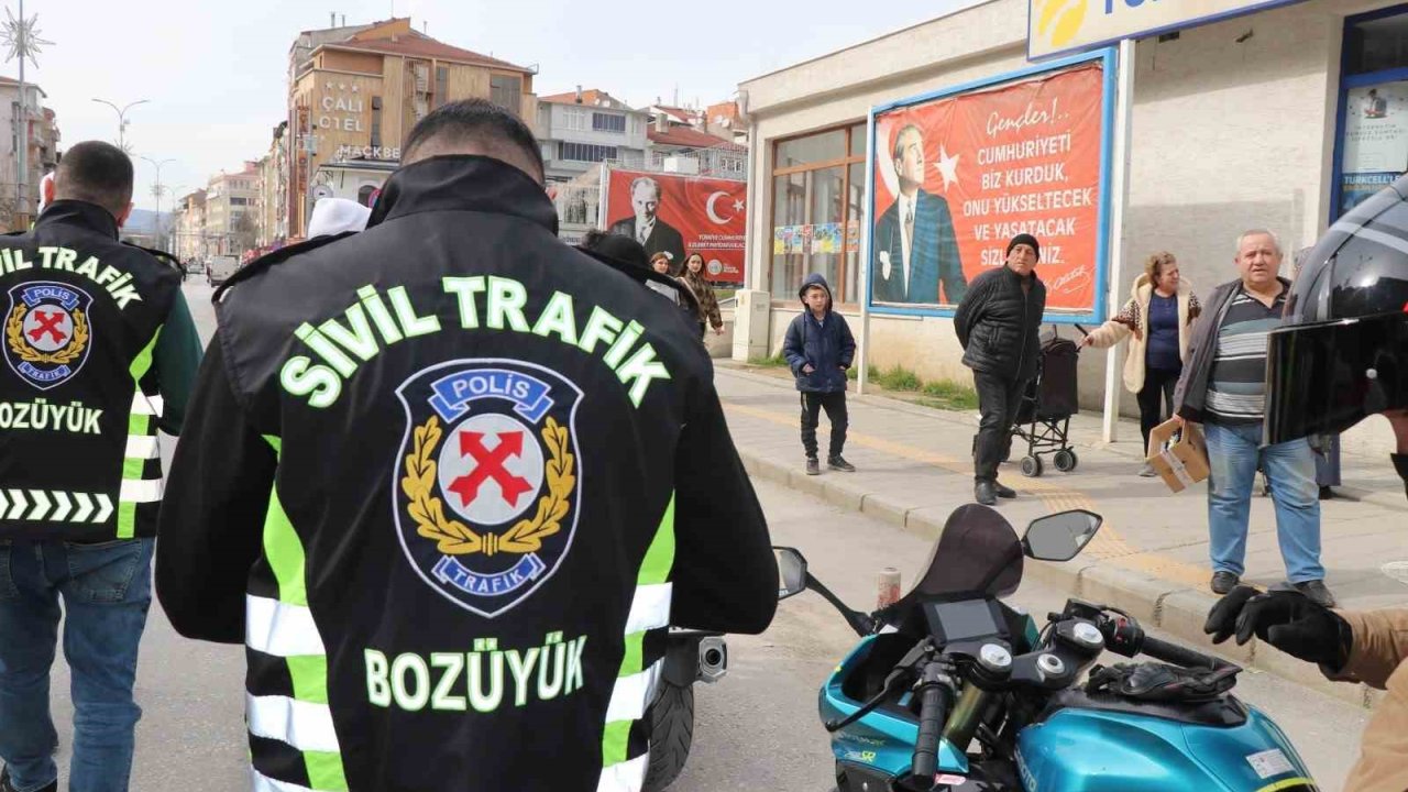 Bozüyük’te sivil trafik ekipleri göreve başladı