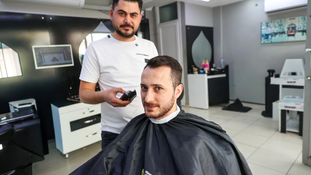 Buca Belediyesi berberleri unutmadı