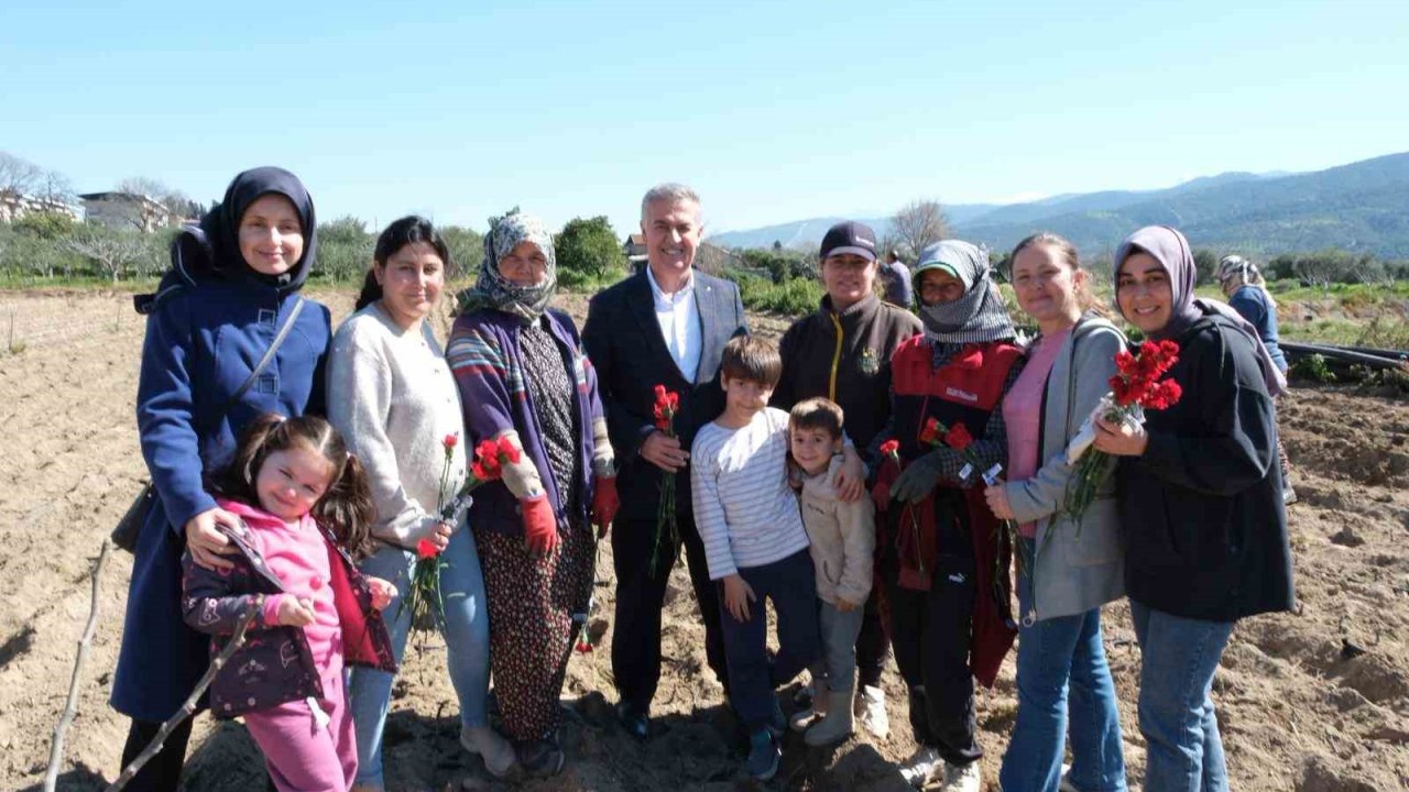 Buharkent’te 8 Mart’ta kadınlar unutulmadı