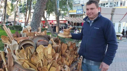 Burhaniye’de zeytin odunları mutfak gereci oldu