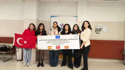 Burhaniyeli öğrenciler İspanya’da Türkiye’yi temsil etti