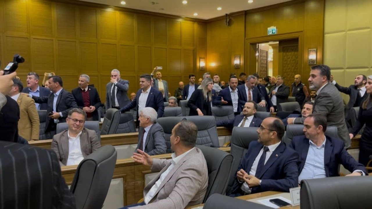 Bursa Büyükşehir Meclisi’nde ‘su zammı’ tekrar gündeme geldi, tansiyon yükseldi