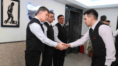 Bursa İl Jandarma Komutanı Tataroğlu personelle bayramlaştı