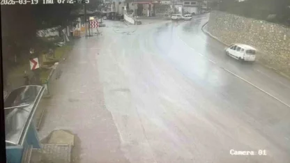 Bursa’da Bayram arifesinde feci kaza kamerada: 7 yaralı