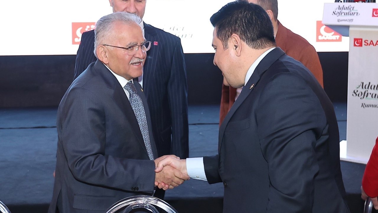 Büyükkılıç, öğrenciler ve siyasi parti temsilcileri ile iftar sofralarında buluştu