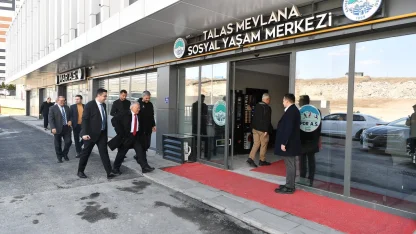 Büyükkılıç ve Boyraz, Talas Mevlana Sosyal Yaşam Merkezi’ni ziyaret etti