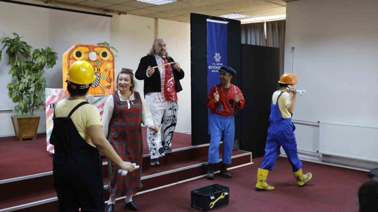 Büyükşehir, Köşklü minikleri tiyatroyla buluşturdu