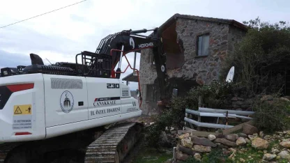Çanakkale’de 31 kaçak yapı yıkıldı