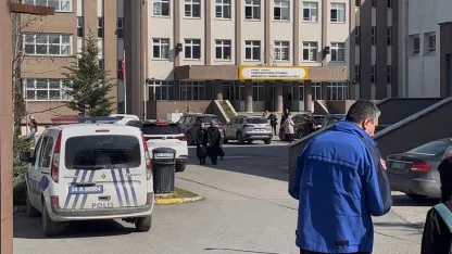 Çekmeköy’de lisede bıçaklı saldırı: 1 öğrenci, 2 öğretmen ve arkadaşını bıçakladı