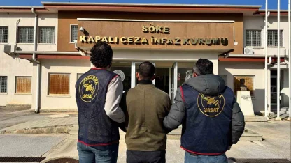 Çeşitli suçlardan aranan 3 kişi, jandarmadan kaçamadı