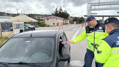 Çeşme’de jandarmadan anlamlı bayram jesti