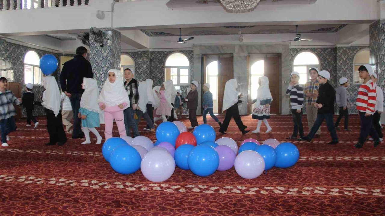 Cizre’de çocuklar cami ile buluştu