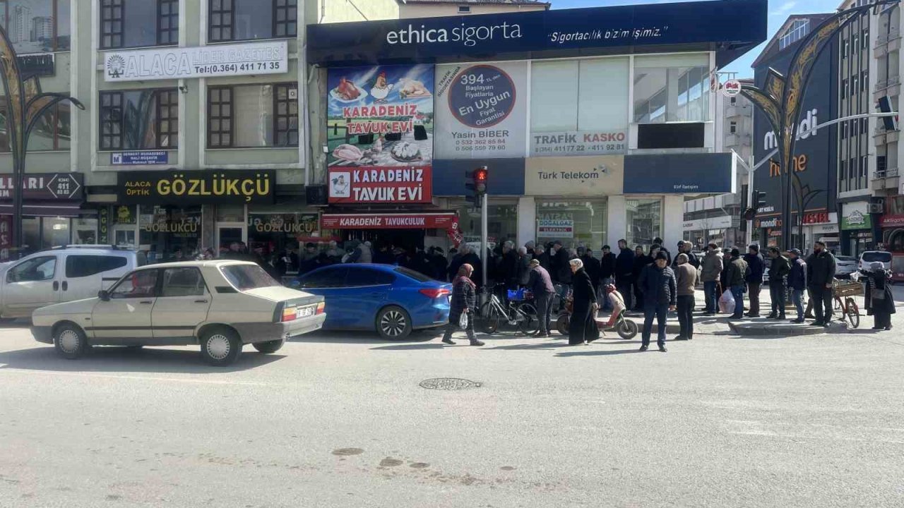 Çorum’da balıkçı baba ve oğlu 100 kasa ücretsiz balık dağıttı