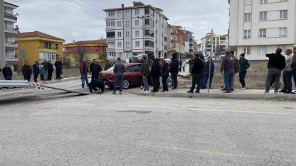 Çorum’da minibüs ile otomobil çarpıştı: 5 yaralı