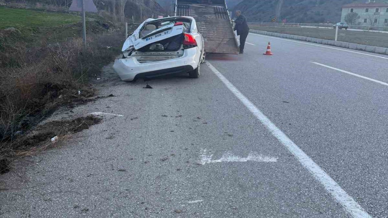 Çorum’da otomobil dereye devrildi: 4 yaralı