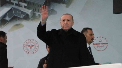 Cumhurbaşkanı Erdoğan: "Etrafımızda füzeler uçuşuyor ama ana muhalefetin umurunda bile değil"