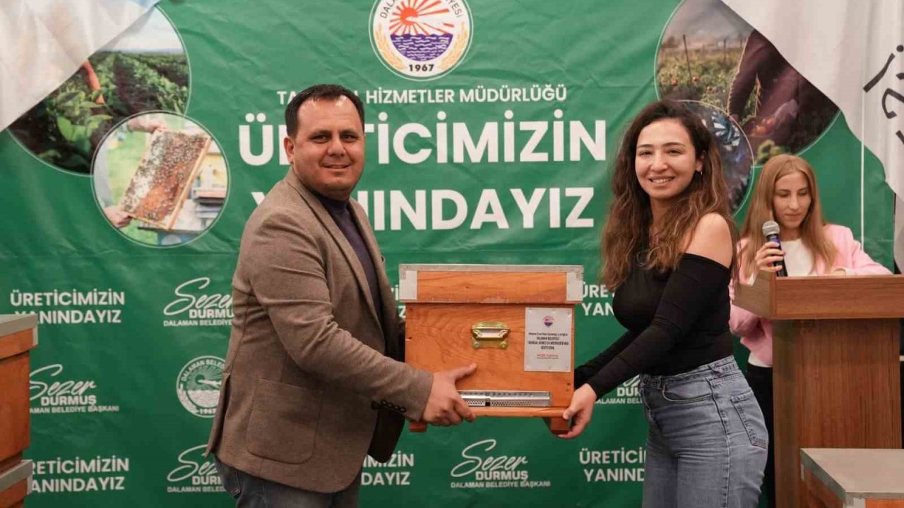 Dalaman Belediyesi’nden genç arıcılara kovan desteği