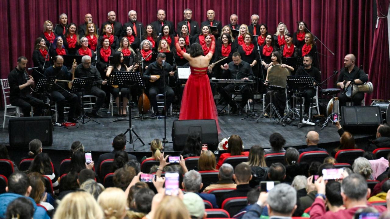 Dayanışmanın Türküsü Bornova’da Yükseldi