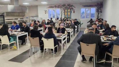 Defne Devlet Hastanesi personeli iftar programında bir araya geldi