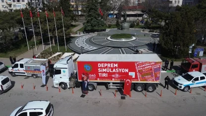 Deprem Haftası’nda simülasyon tırı sahada